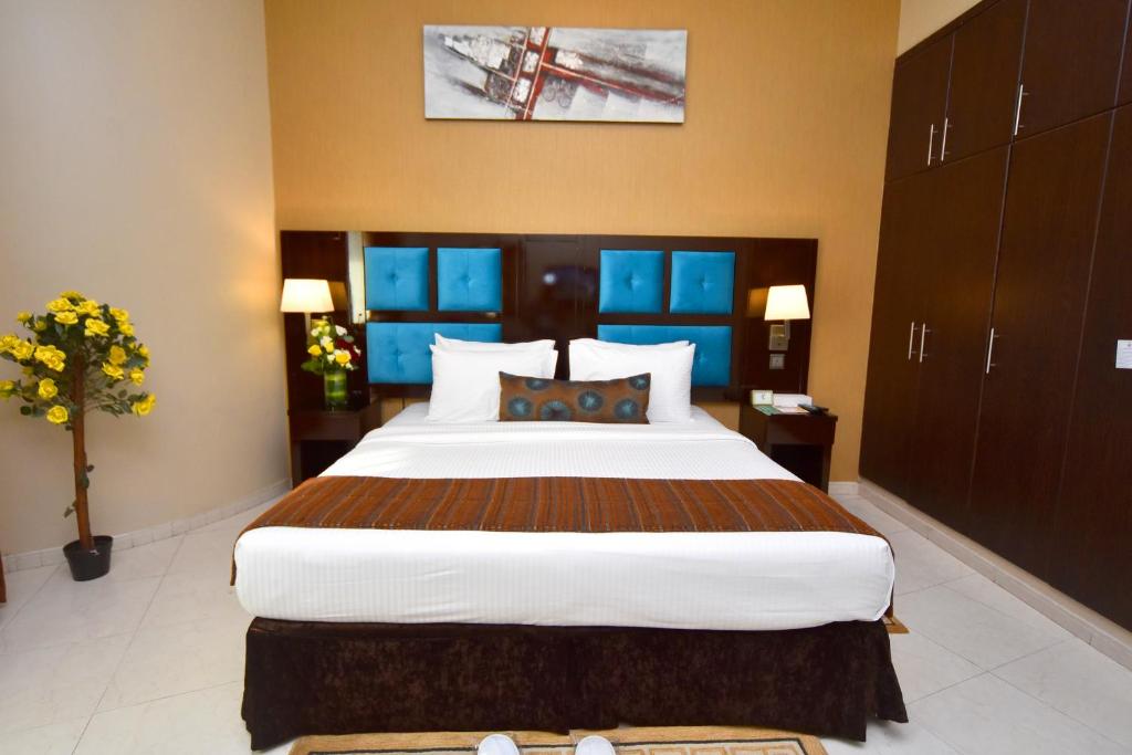 Long Stay Hotels - Emirates Stars Hotel Apartments Dubai - Executive Deluxe Room